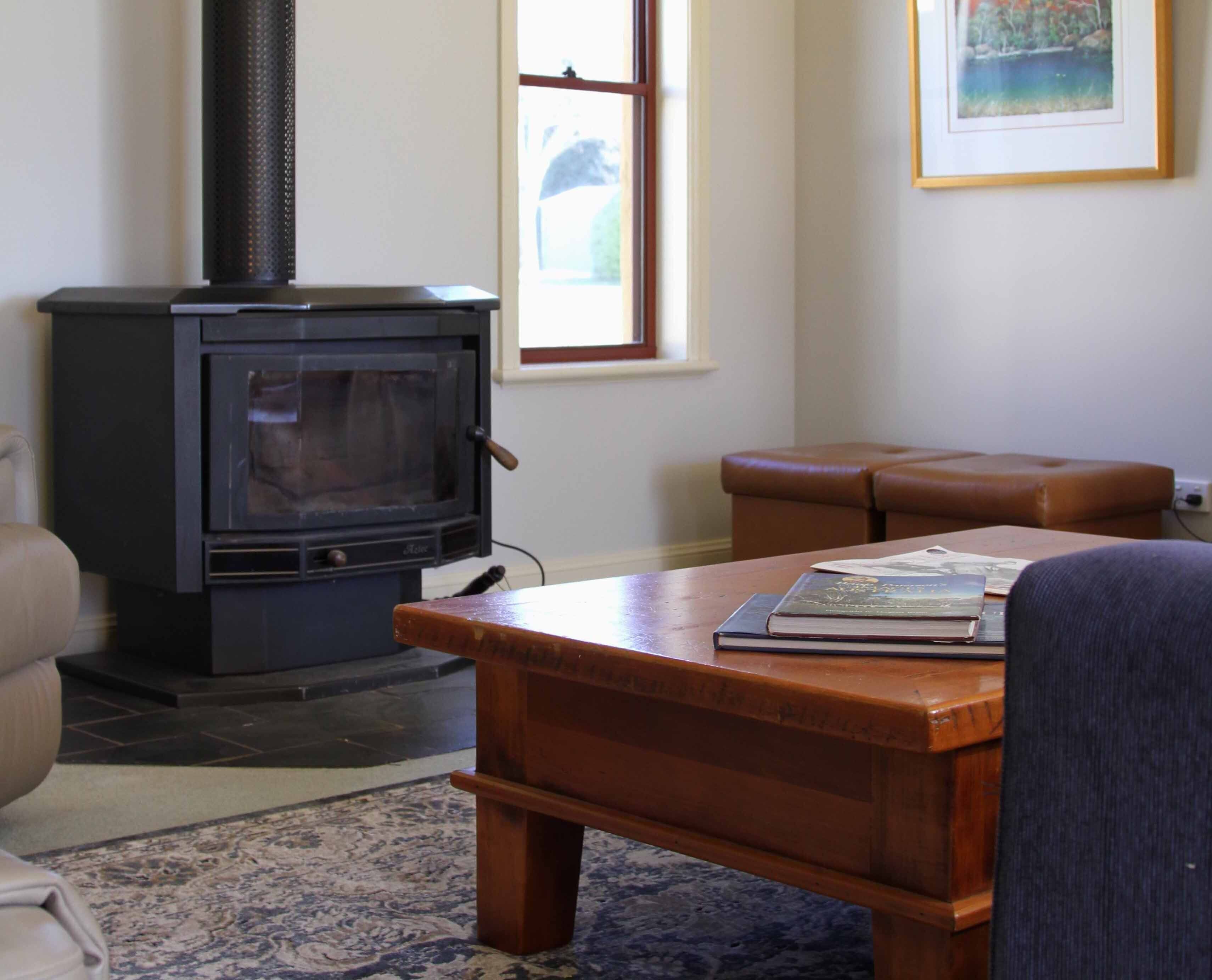 Topsy's Corner - large rural house near Orange