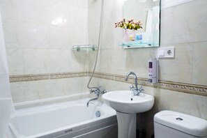 Jabón, shampoo, papel de baño 