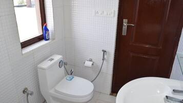 Towels, soap, shampoo, toilet paper