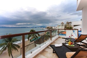Property grounds - Amazing views, best spot on Los muertos beach, Sky Suite F (Amapas)