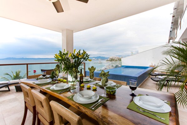 Outdoor dining