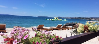 Coastal Hideaway-- Picture Perfect 