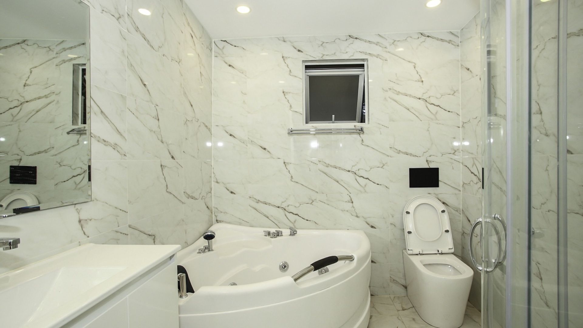 Modern Summer Hill Home — image 5