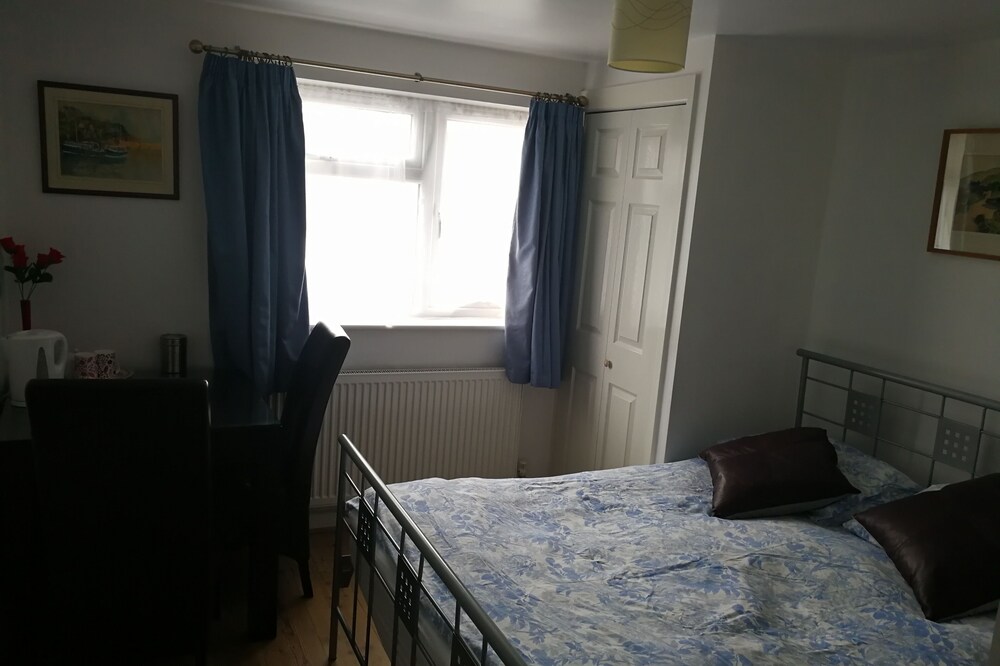 En-suite double room with shared kitchen 15 minute-walk away from King's College