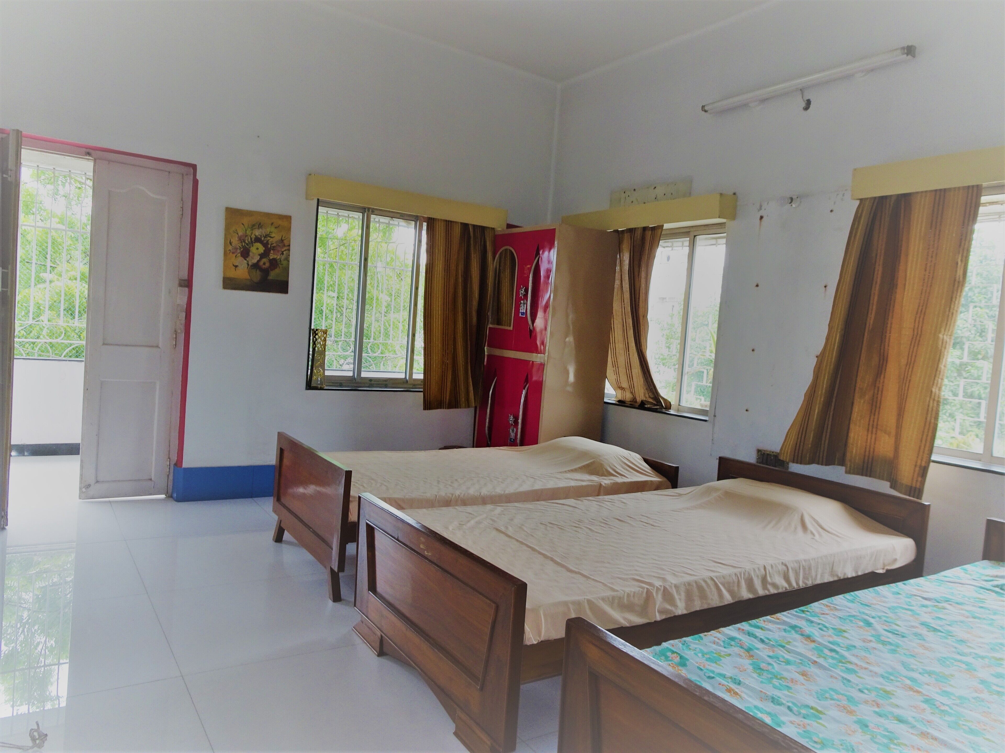 Furnished apt w. 2 bed rooms in New Alipore area