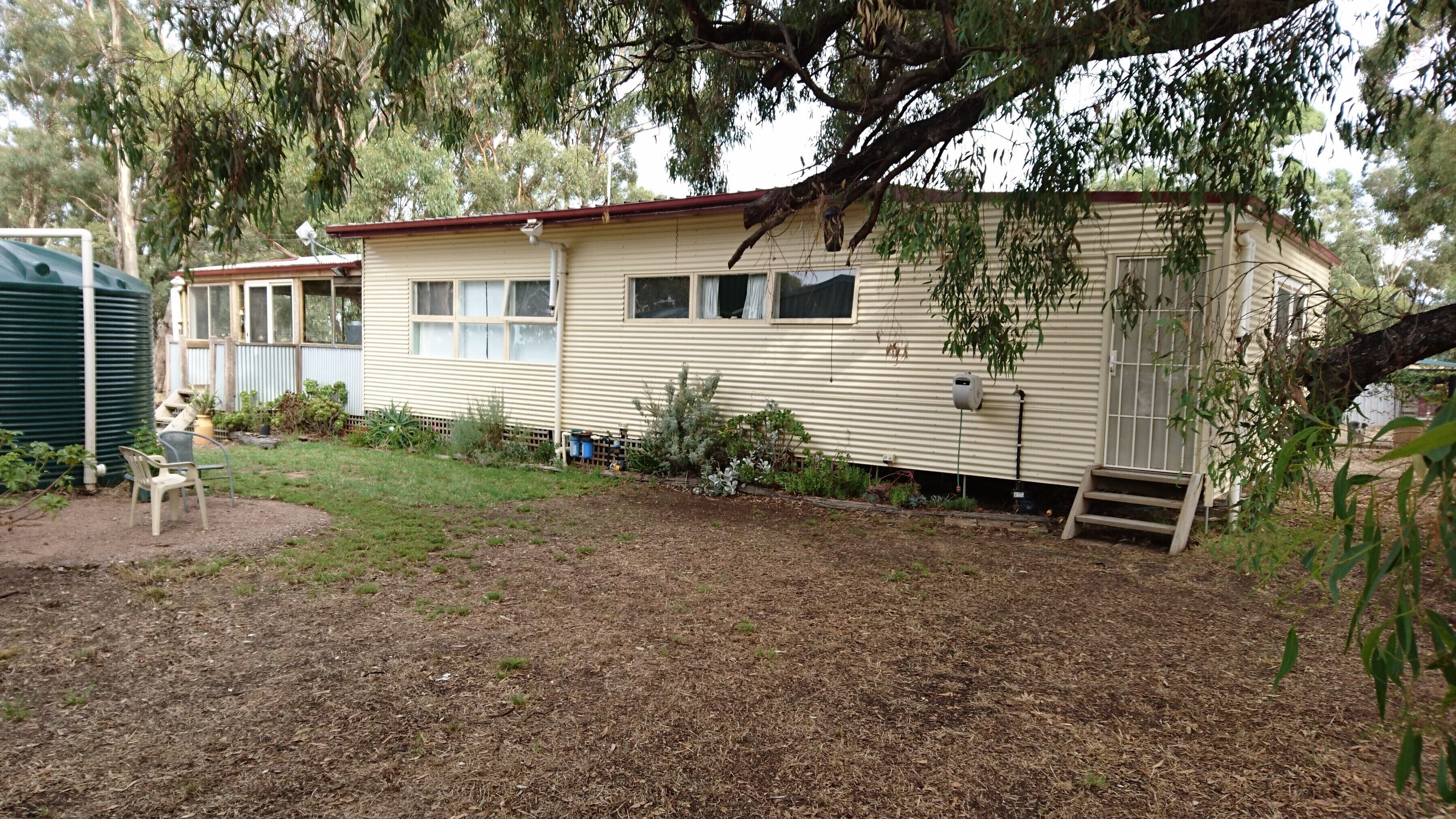 Bailieston Cottage: FarmStay with bush hospitality