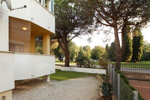 Property grounds - Holiday Apartment in Medulin, 400 m from the beach (Medulin)