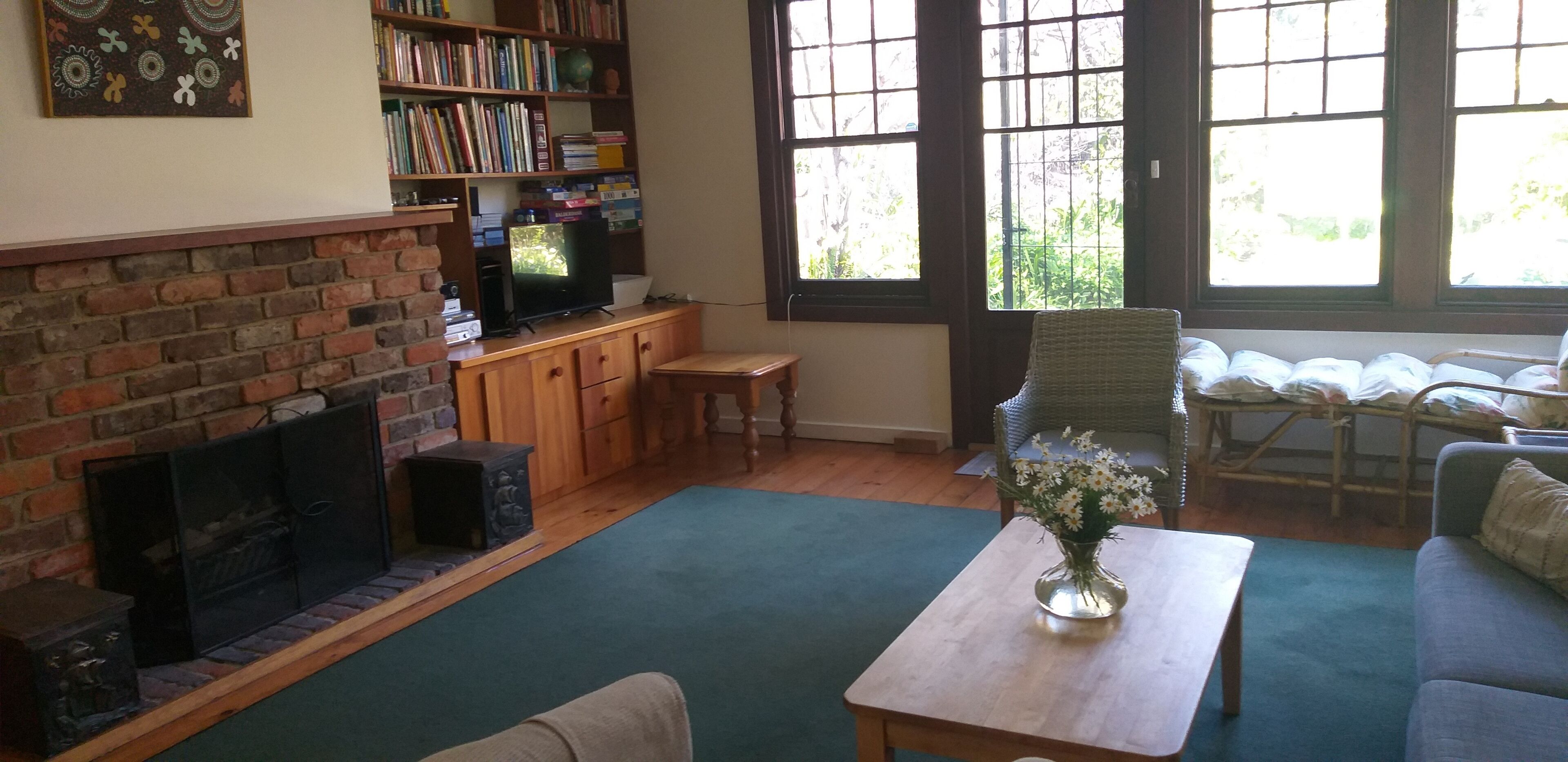 St Kilda Cottage - A family home and garden in vibrant beachside St Kilda — image 11