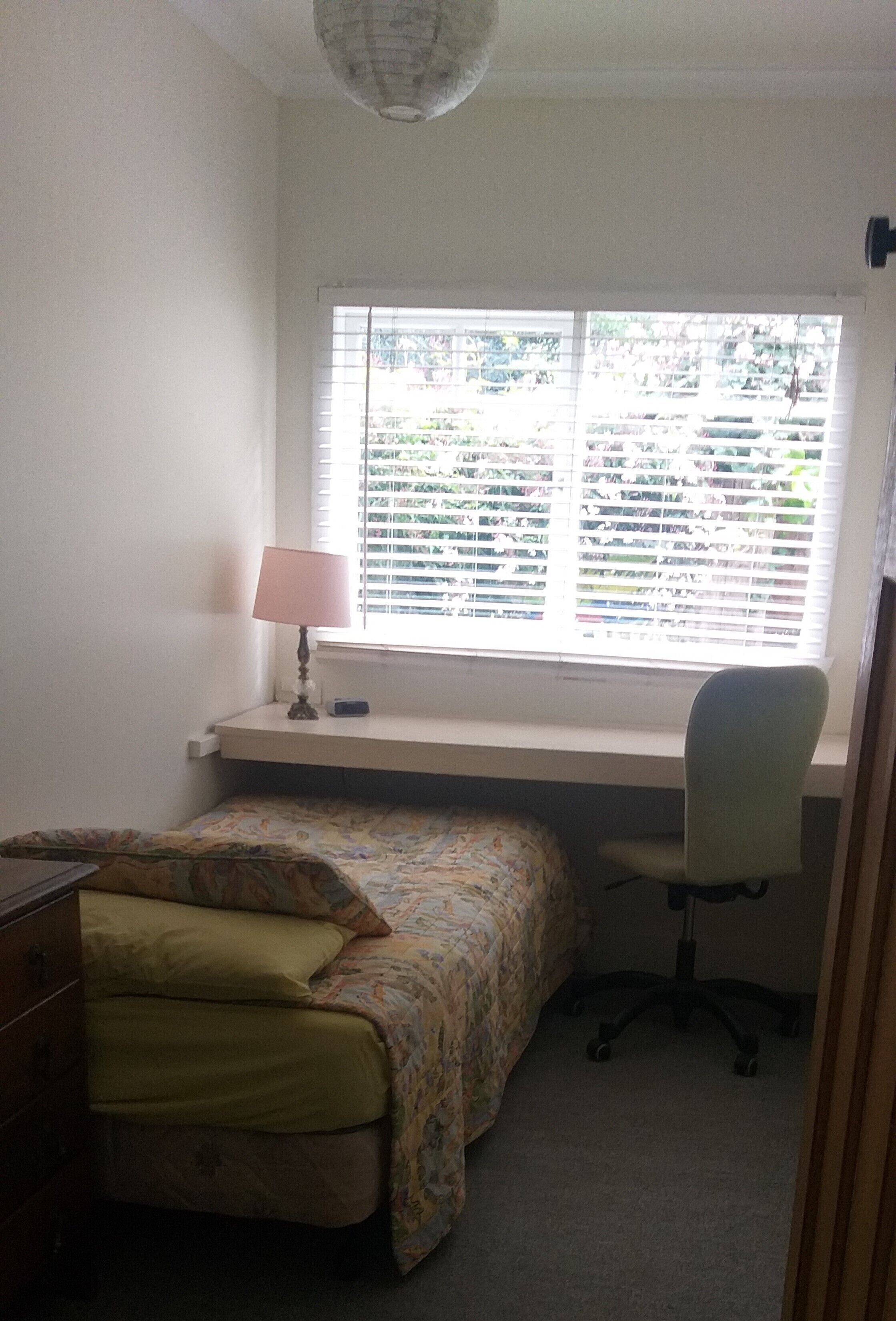 St Kilda Cottage - A family home and garden in vibrant beachside St Kilda — image 10