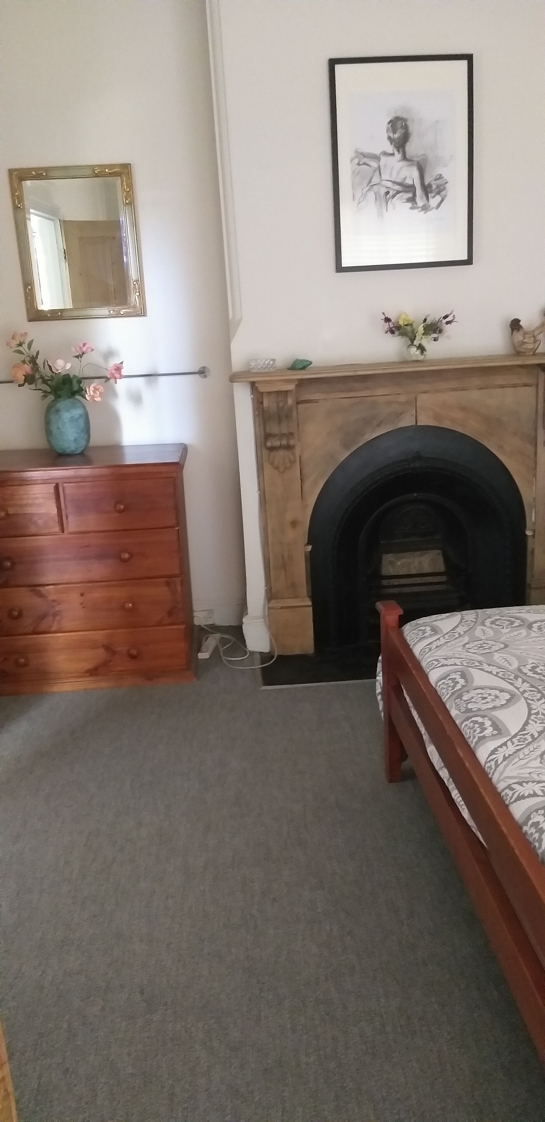 St Kilda Cottage - A family home and garden in vibrant beachside St Kilda — image 9