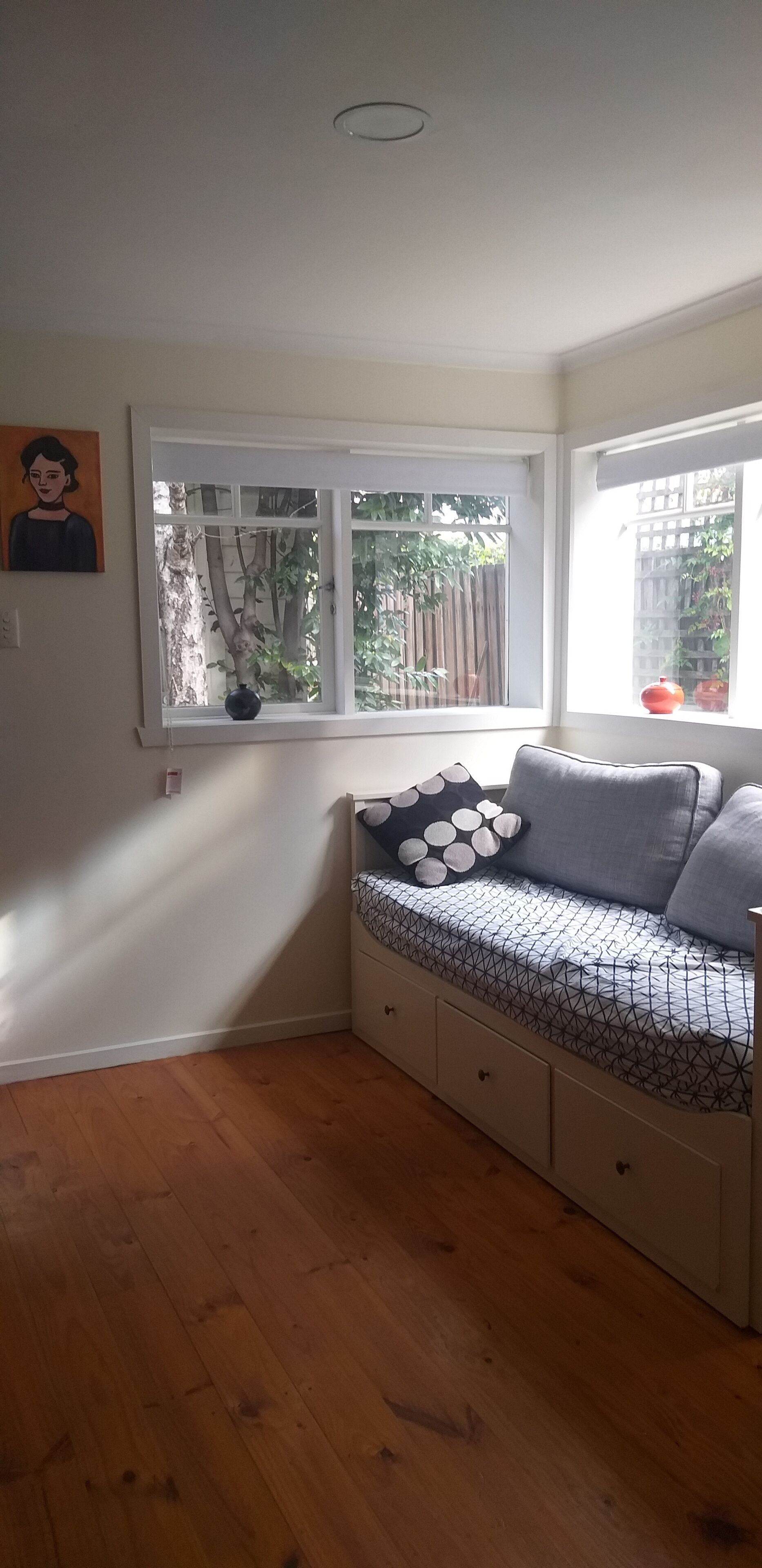 St Kilda Cottage - A family home and garden in vibrant beachside St Kilda — image 12