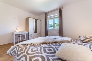 2 chambres, bureau, Wi-Fi gratuit, draps fournis