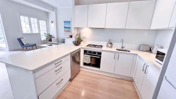 Microwave, stovetop, dishwasher