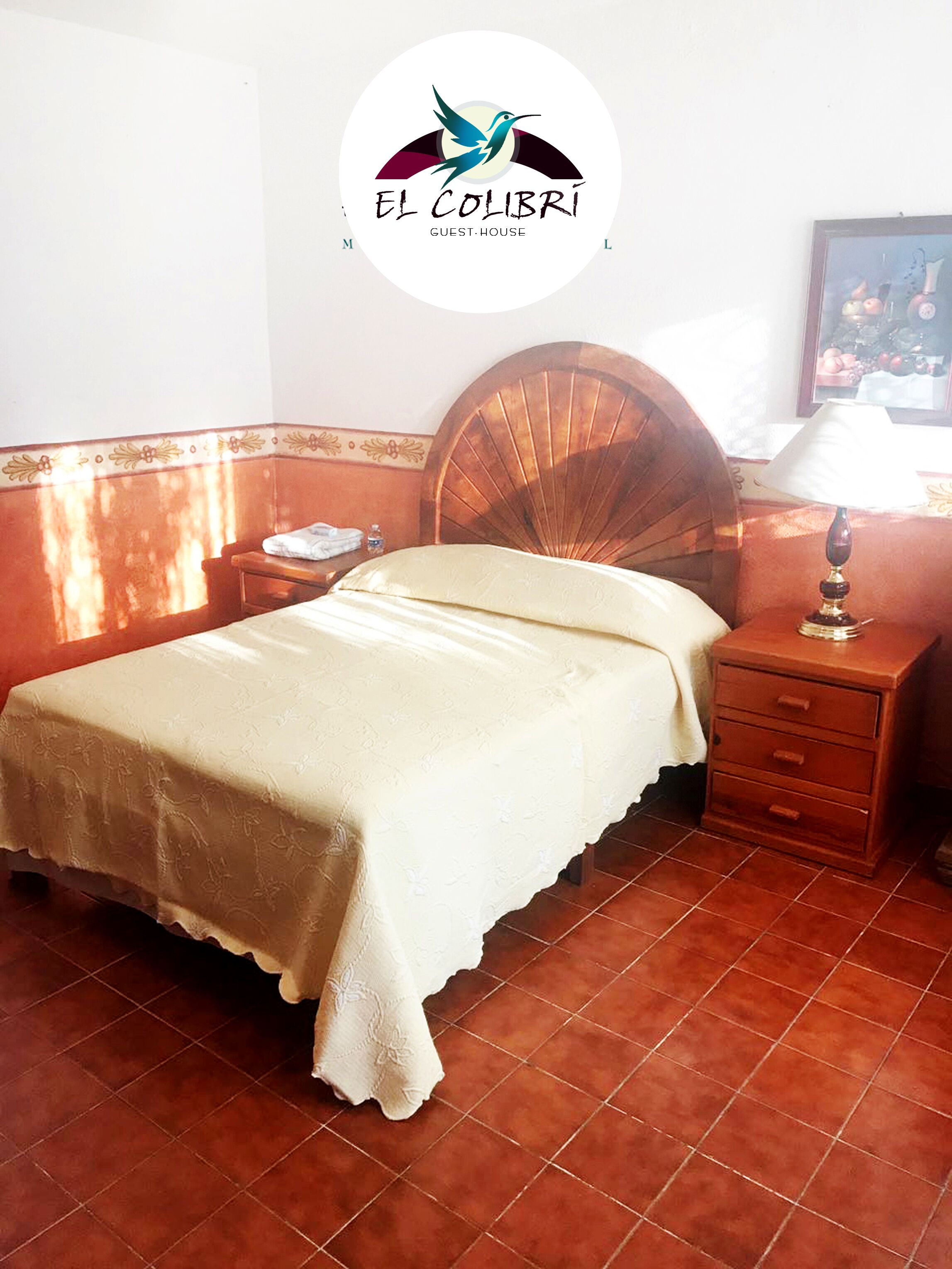 Beautiful rooms in colonial site, downtown private property, own bathroom.