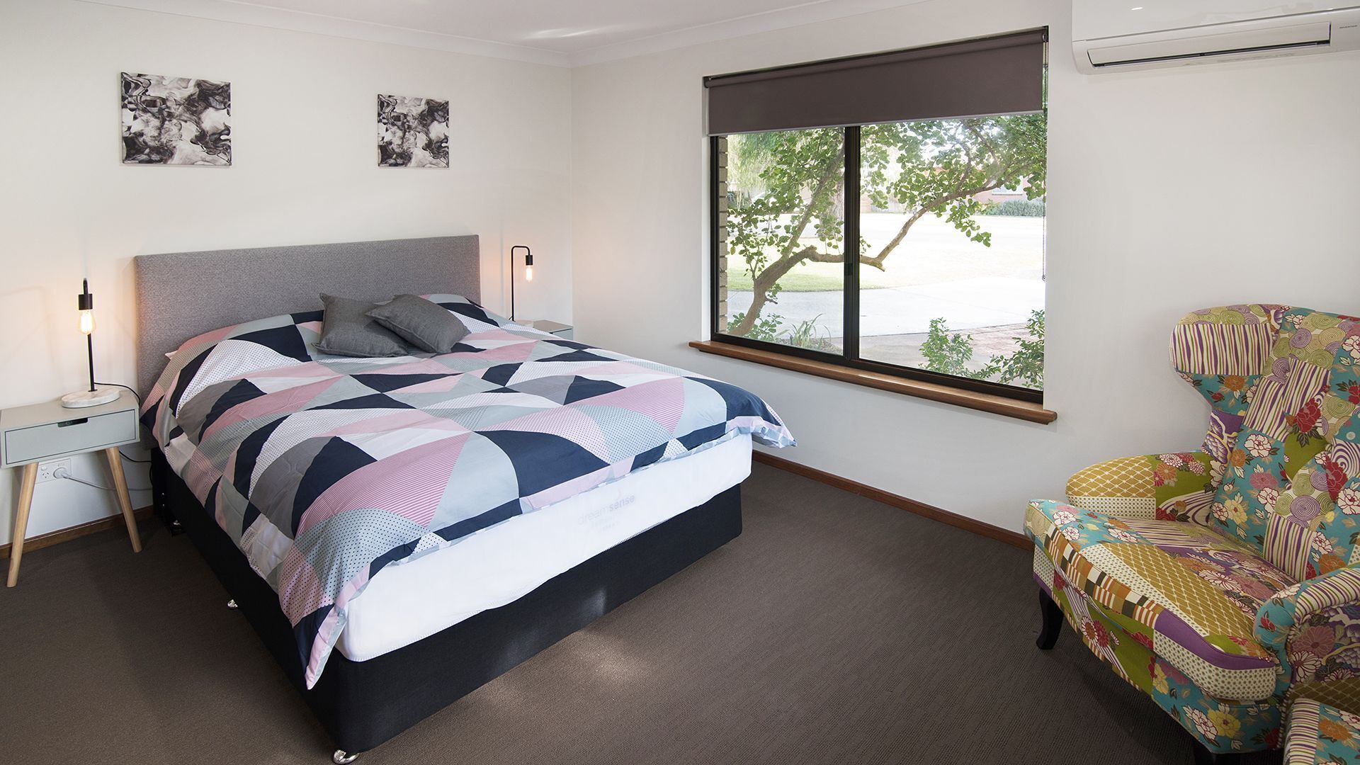 4 bedrooms, iron/ironing board, free WiFi, bed sheets