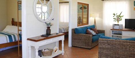 2 bedrooms, iron/ironing board, bed sheets