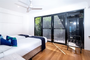 2 habitaciones, tabla de planchar con plancha, wifi y ropa de cama 