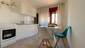 公寓, 1 间卧室 (Ester A2+1) | 私人厨房 | 冰箱、烤箱、炉灶、茶具/咖啡用具