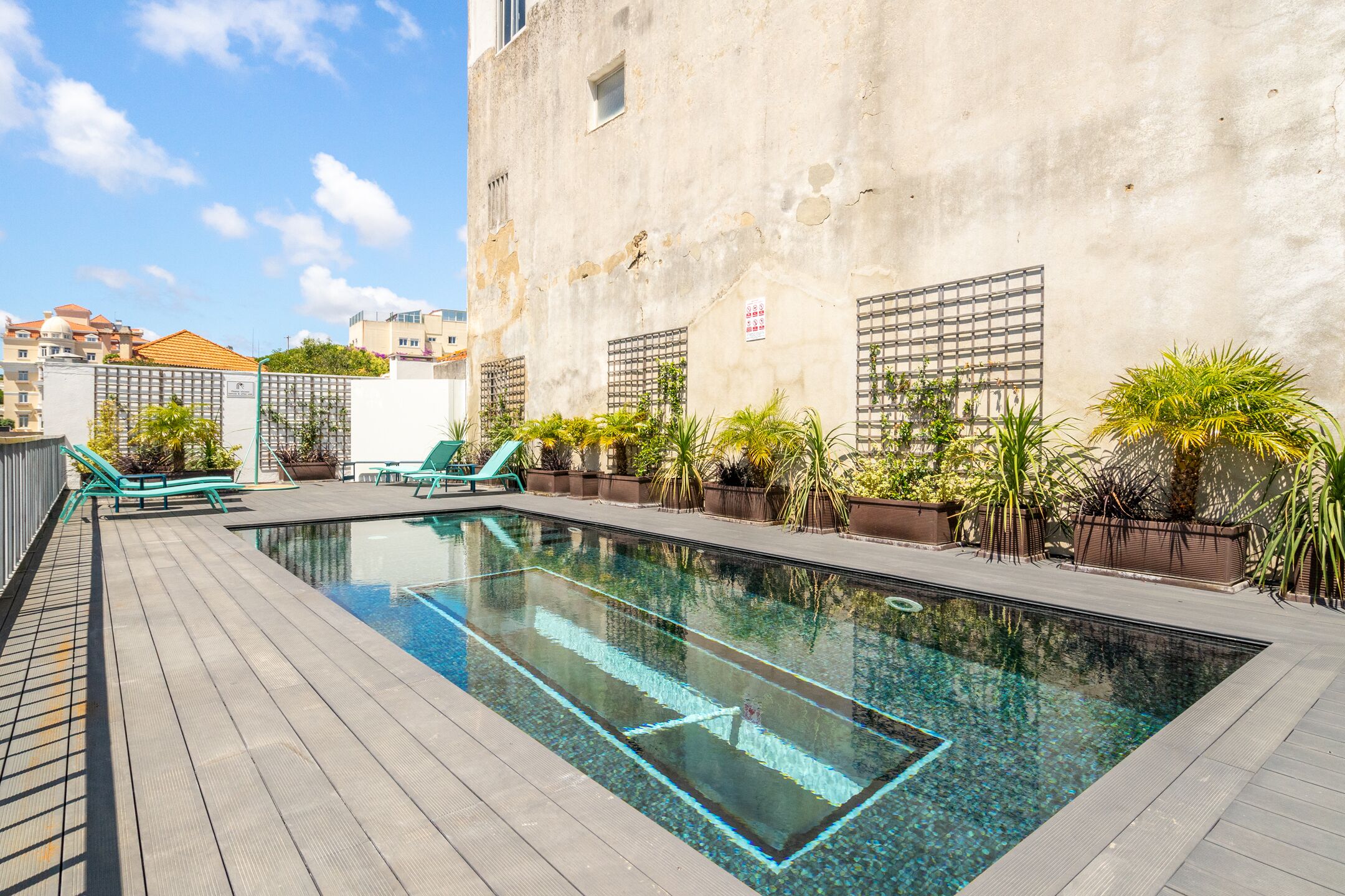 Chalet Estoril | MID TERM LEASE 40% OFF