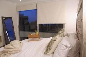 1 bedroom, in-room safe, WiFi, bed sheets