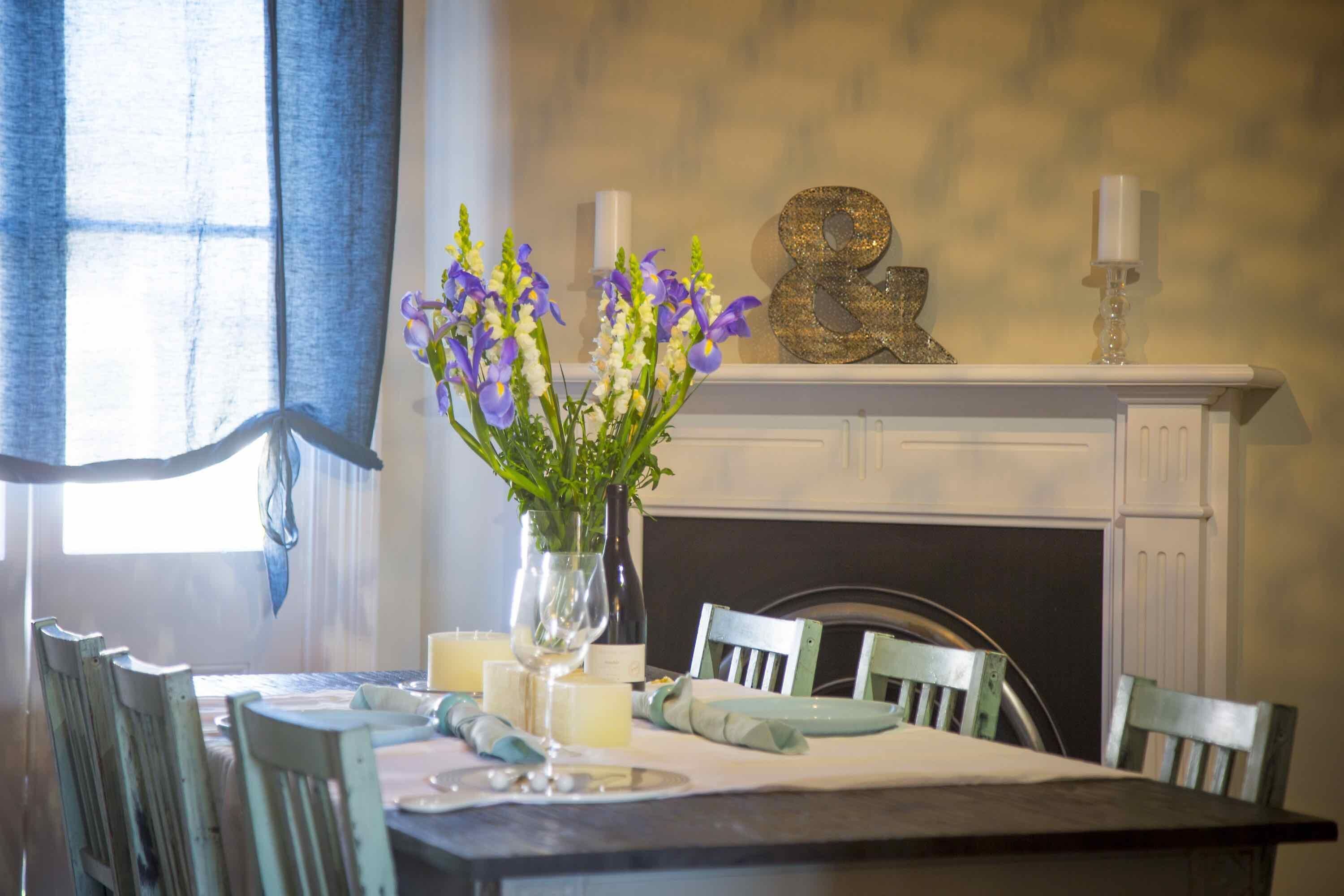Camellia Cottage - Beautiful 3 bedroom cottage with gorgeous gardens - stroll to local cafes! — image 5