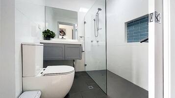 Bathtub, soap, toilet paper