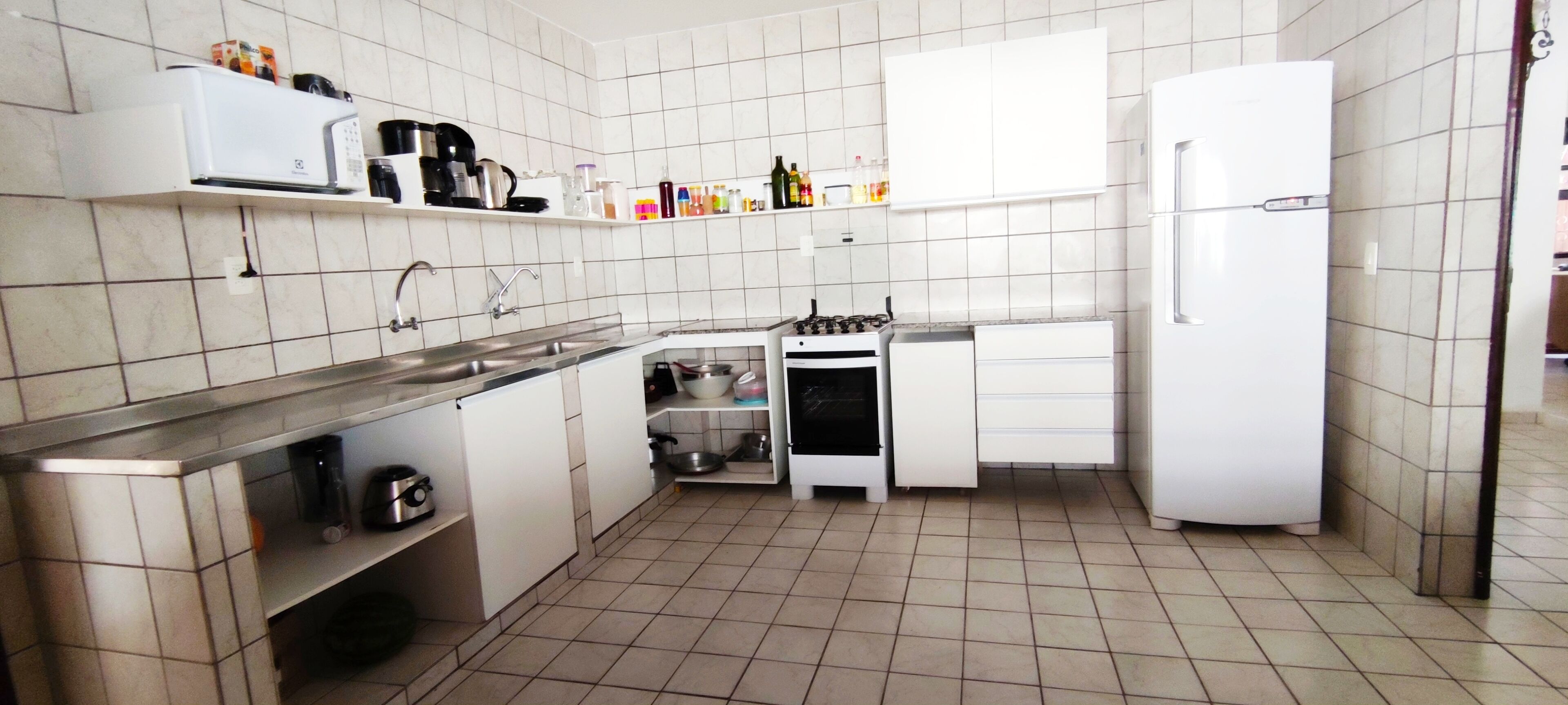 Beach house with pool, barbecue, hammocks and leisure area of ​​1350m2