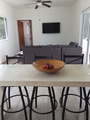 Dining - Cozy, New minimalist apartament  in a gated comunity, with security 24/7 (Cancún)