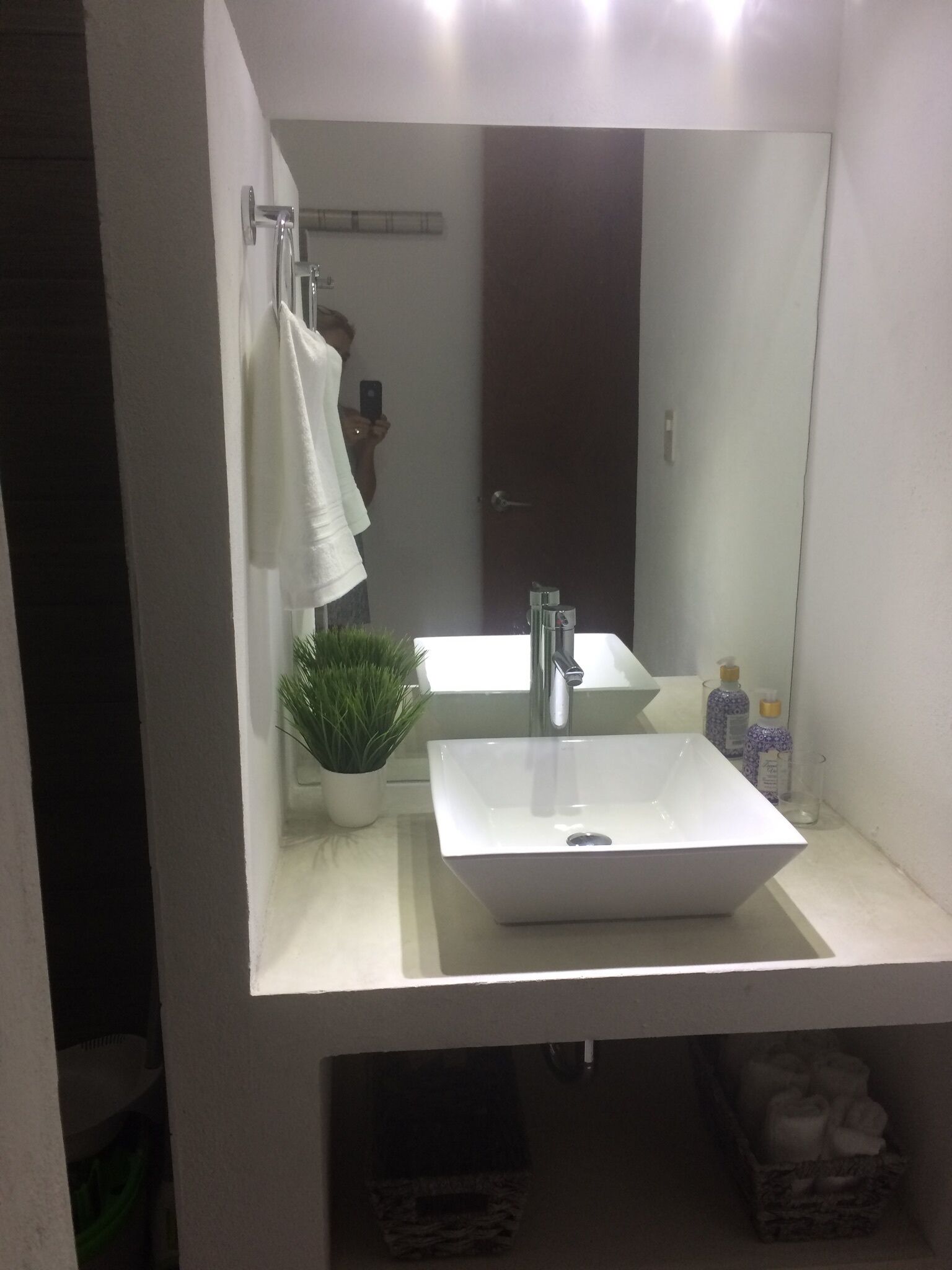 Dusch, hårtork och handdukar