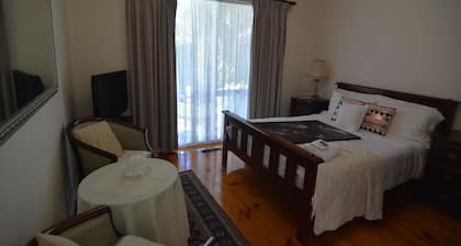 Blackburn Lodge Serviced Studio Apartment 3