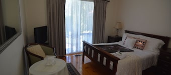 Blackburn Lodge Serviced Studio Apartment 3