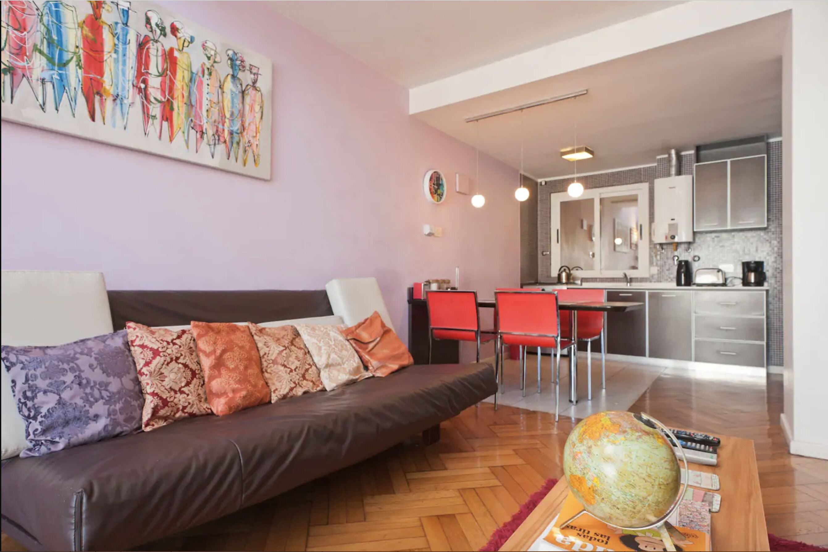 Historical & Luminous Duplex Downtown with Balcony