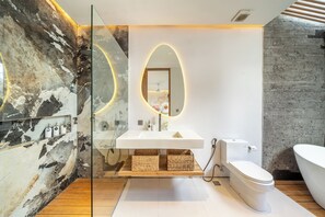 Hair dryer, towels, soap, shampoo - Villa Esa Seminyak - 2BR Private Pool 25m from Eat St (Seminyak)