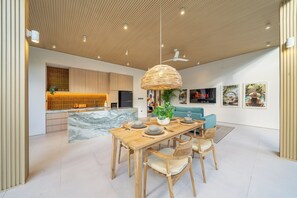 Dining - Villa Esa Seminyak - 2BR Private Pool 25m from Eat St (Seminyak)