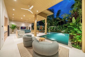 Pool - Villa Esa Seminyak - 2BR Private Pool 25m from Eat St (Seminyak)