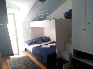 4 soverom, strykejern/-brett, wi-fi og sengetøy