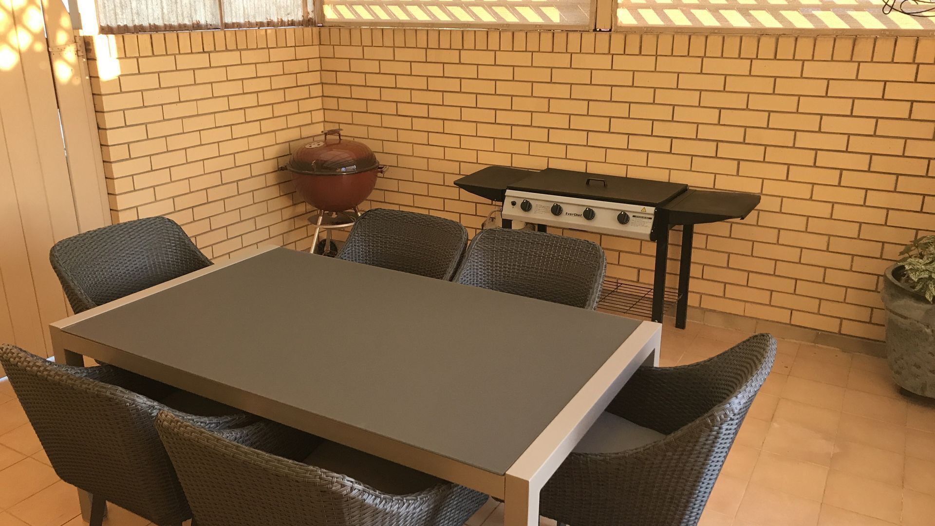 Adelaide holiday home page — image 3