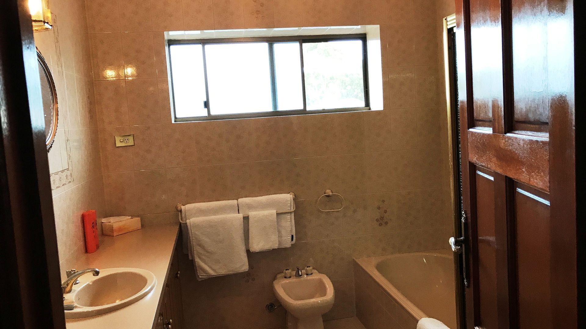 Adelaide holiday home page — image 7