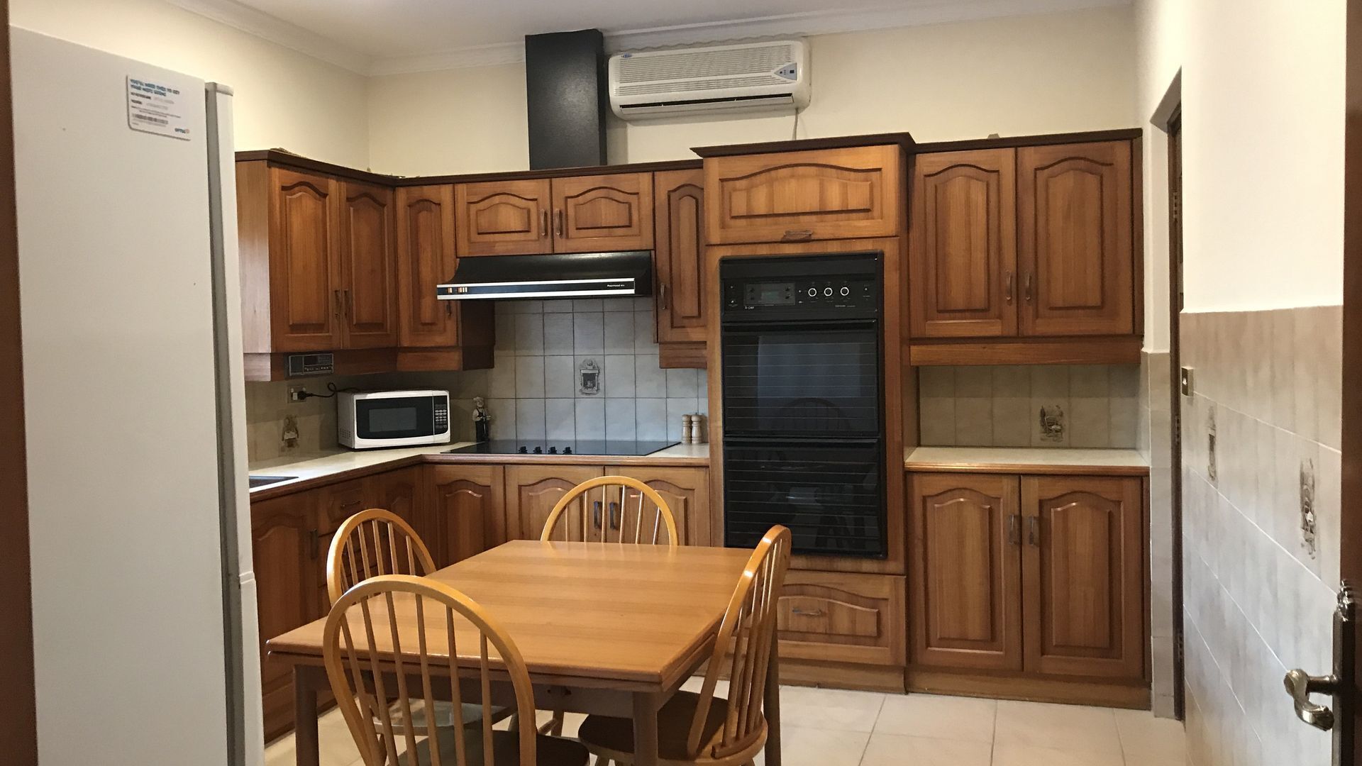 Adelaide holiday home page — image 5