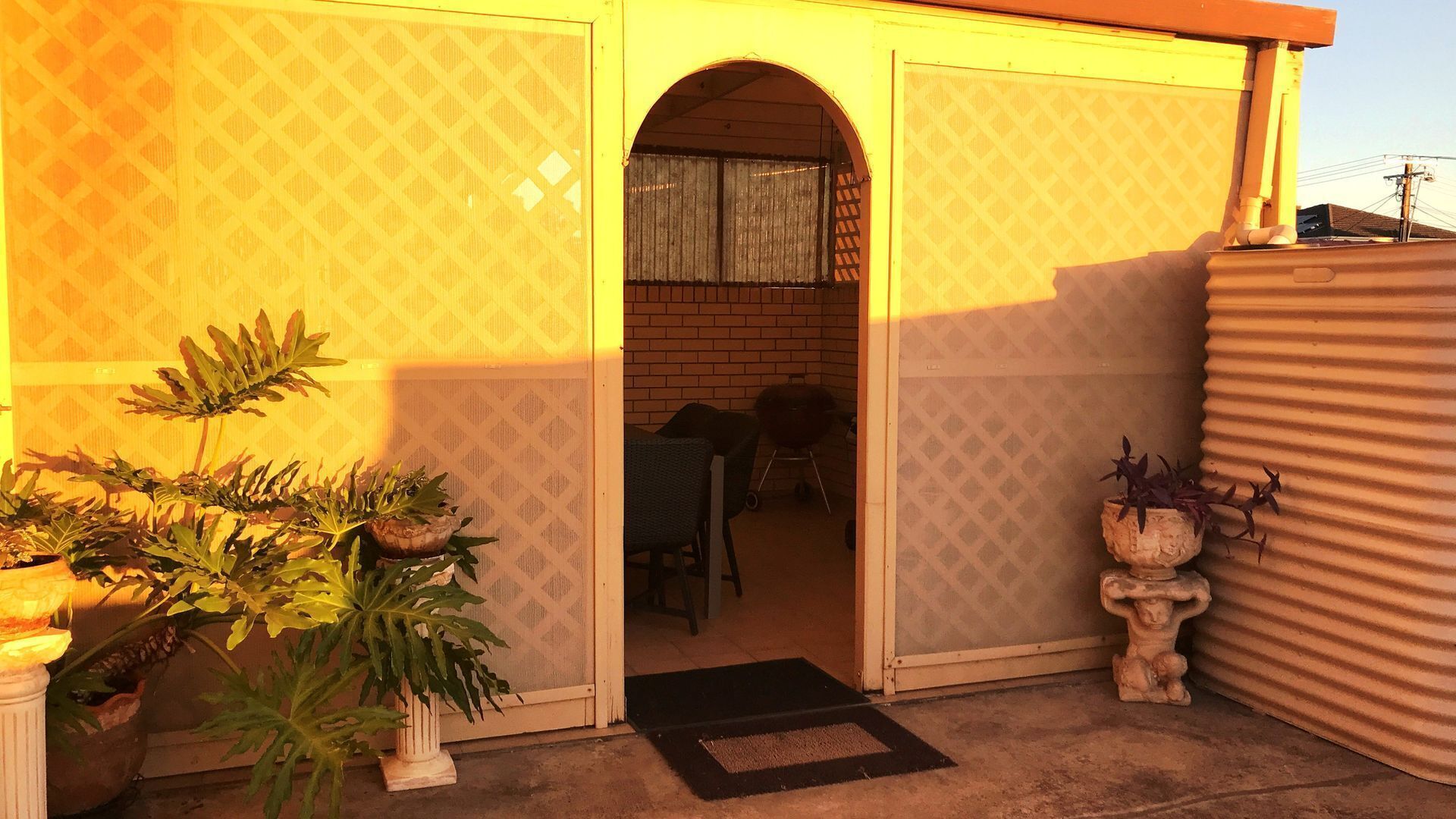 Adelaide holiday home page — image 2