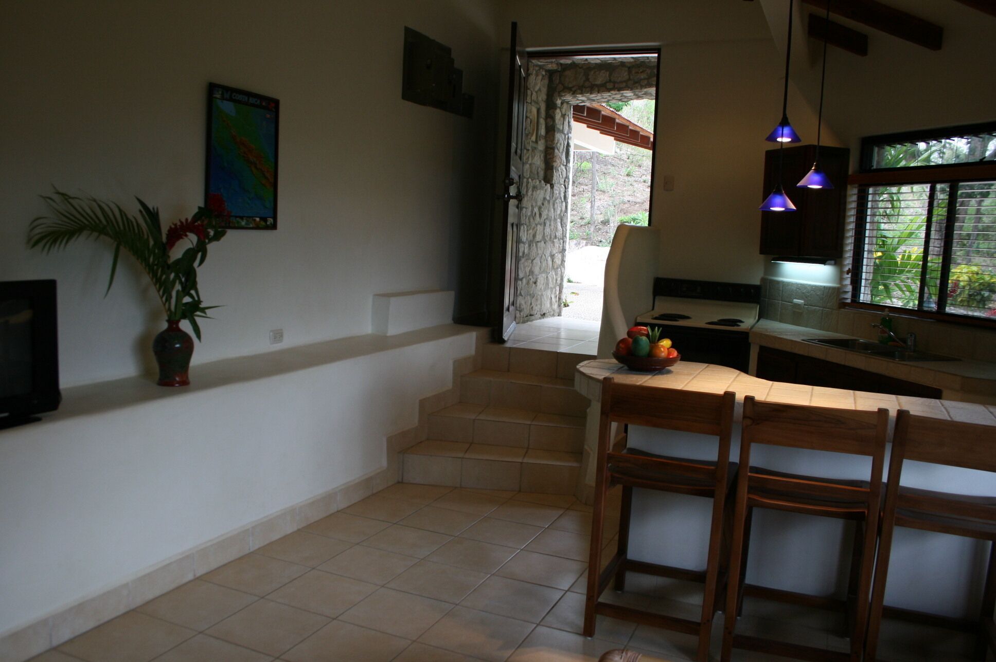 VILLAS CASA LOMA -Suite 502- FLAMINGO BEACH'S BEST KEPT SECRET FOR OVER 30 YEARS
