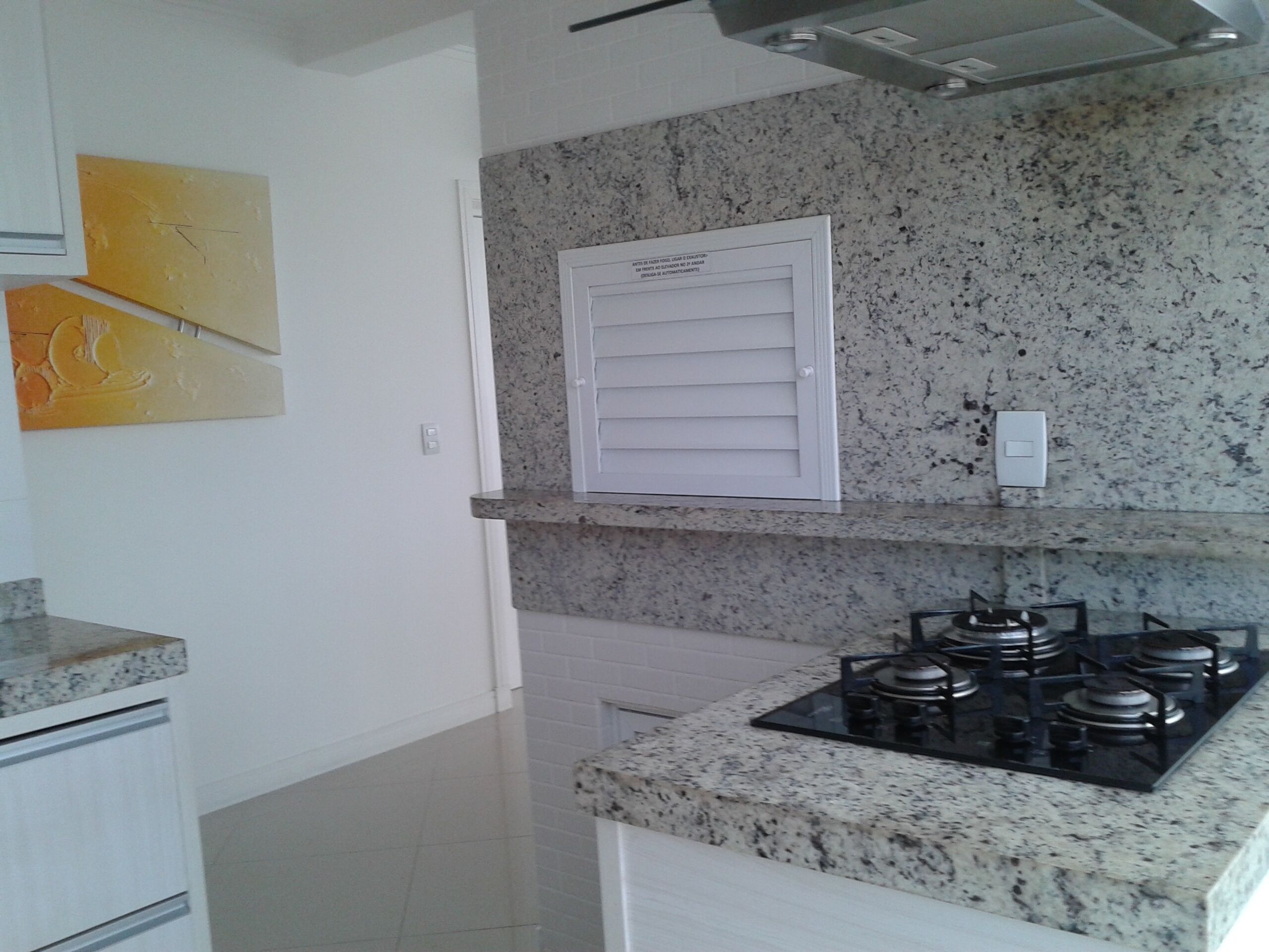 Meia Praia. Apt 2 suites, 2 parking spaces, half a block from the sea and boardwalk