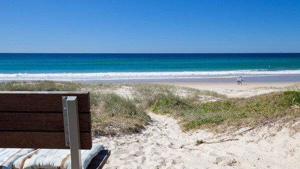 Beach nearby - Villa Pandanus Peregian Beach (Peregian Beach)