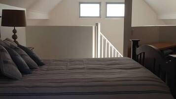 3 bedrooms, iron/ironing board, travel cot, free WiFi