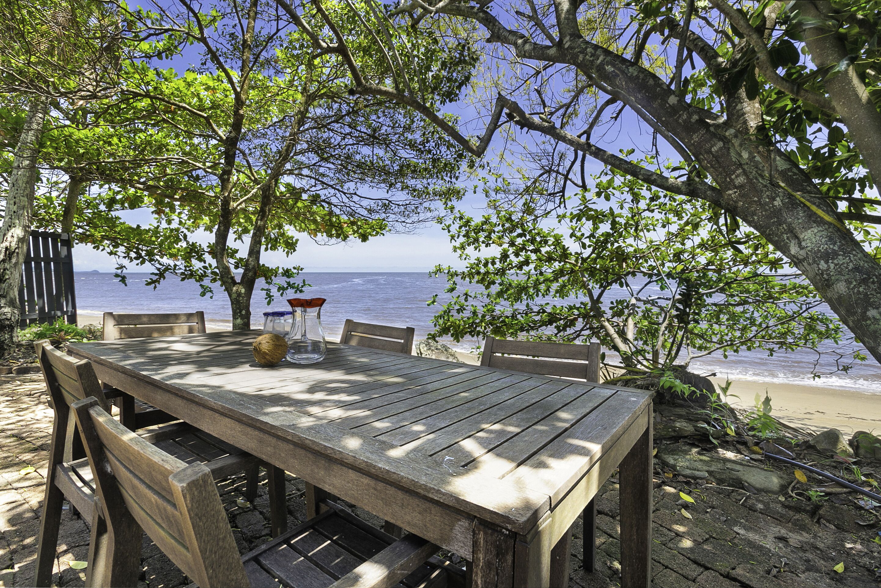 ABSOLUTE BEACHFRONT RIGHT AT YOUR DOORSTEP! Beach house on Cinderella — image 2