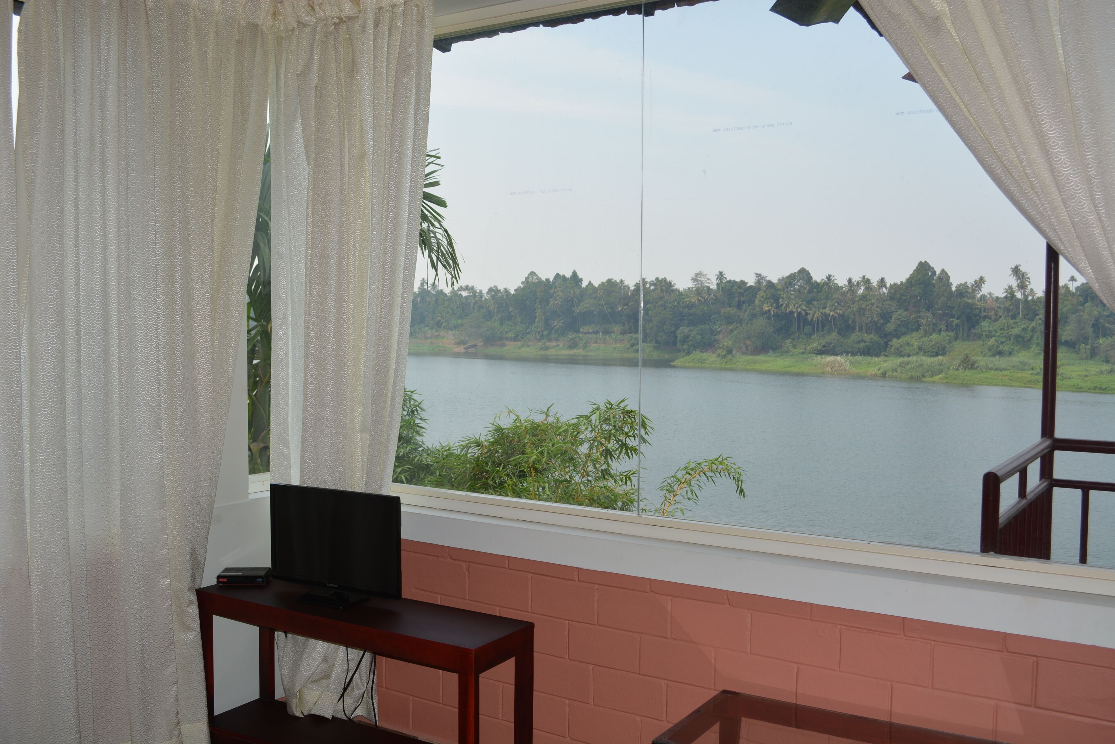 Periyar RiverView Homestay II, Near Cochin Airport, Kochi | RiverView AC Rooms