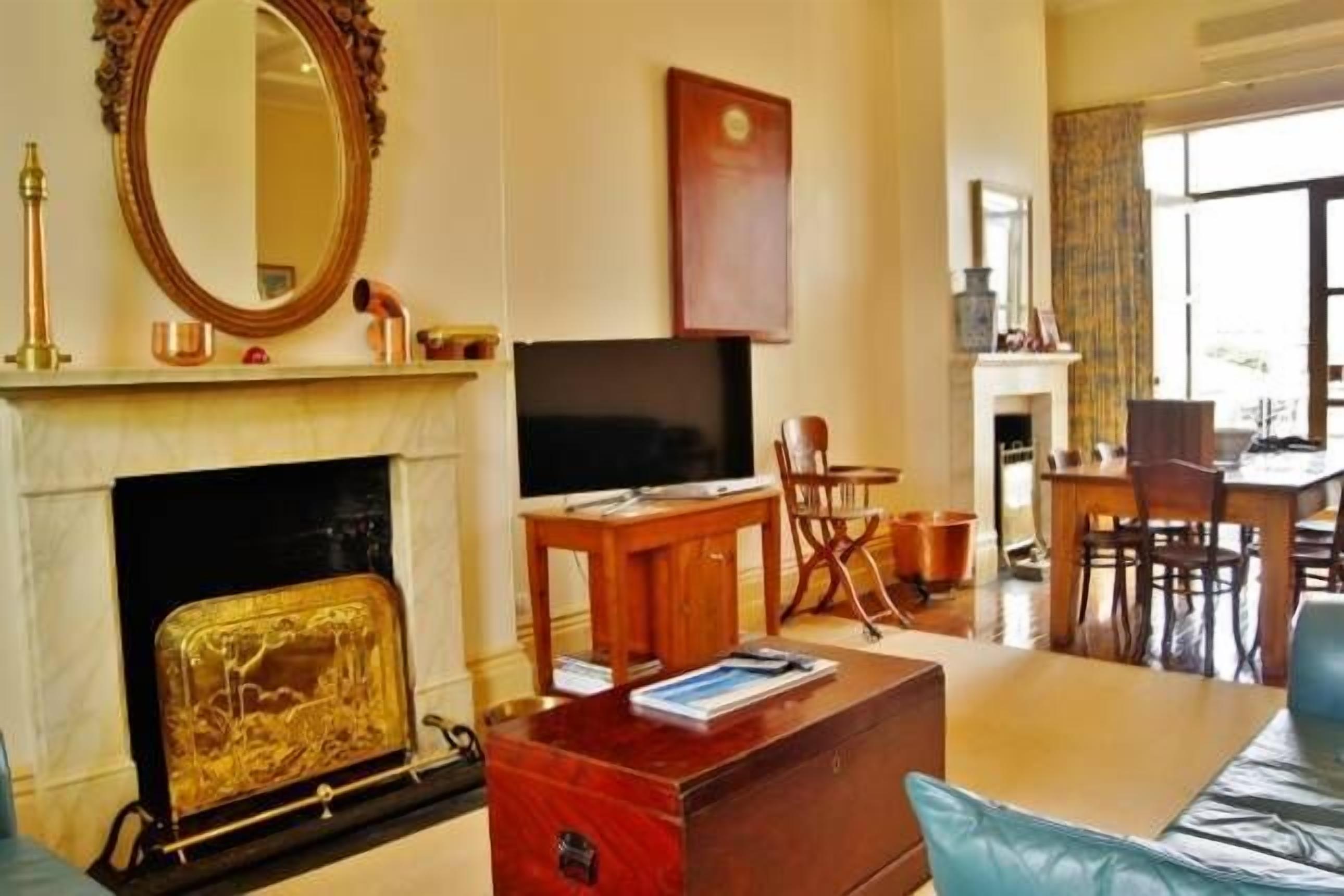 Fire Station Inn Penthouse Spa Apartment — image 8