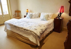 2 dormitorios, tabla de planchar con plancha, wifi y ropa de cama