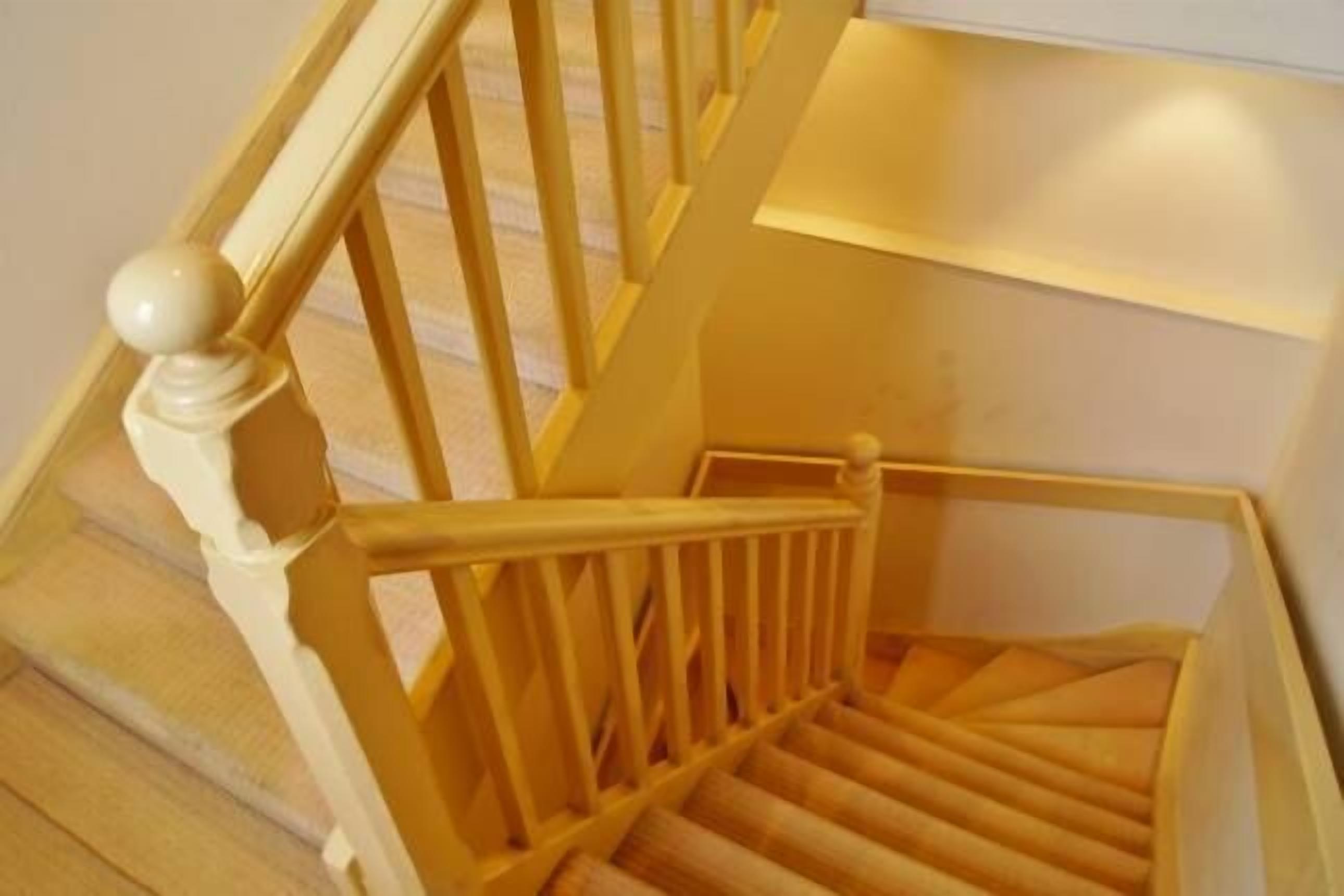 Fire Station Inn Penthouse Spa Apartment — image 27