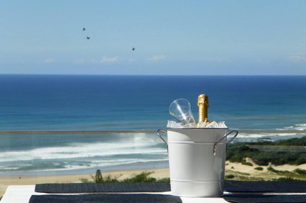 CINTSA VIEW - Double Story Guest House (Self-catering)